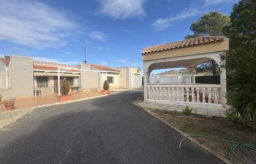 SE VENDE CASA DE CAMPO CON NAVE DE 800M2 EN CRT DE ALMANSA KM 3