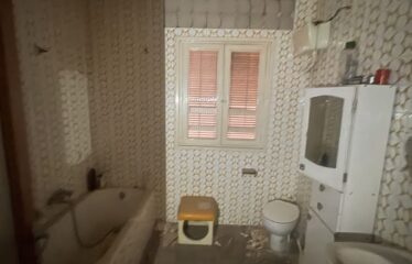 SE VENDE CASA PLANTA BAJA CON   3 PISOS Y COCHERA EN C/ CORREDERA