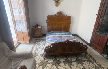 SE VENDE CASA PLANTA BAJA CON   3 PISOS Y COCHERA EN C/ CORREDERA