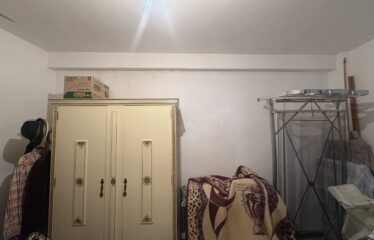 SE VENDE CASA PLANTA BAJA CON   3 PISOS Y COCHERA EN C/ CORREDERA