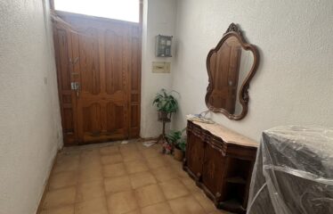 SE VENDE CASA CON 2 VIVIENDAS BAJO CON COCHERA Y PISO C/ CORREDERA