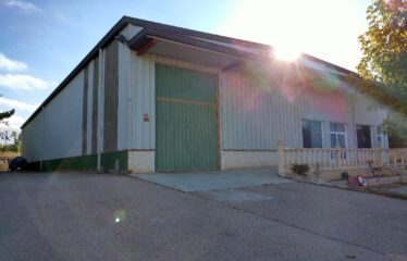 SE VENDE CASA DE CAMPO CON NAVE DE 800M2 EN CRT DE ALMANSA KM 3