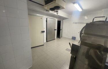 SE ALQUILA O VENDE LOCAL ZONA POR TEATRO CONCHA SEGURA