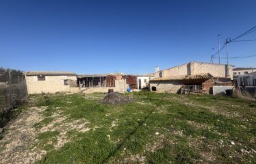 SE VENDE NAVE CON TERRENO POR C/ SAN FERNANDO
