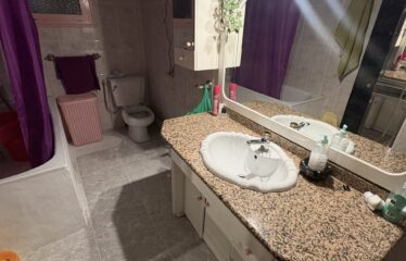 SE VENDE EDIFICIO ENTERO  CON 3 PISOS UN LOCAL Y 3 COCHERAS EN C/CORREDERA