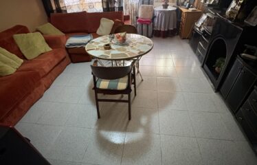 SE VENDE EDIFICIO ENTERO  CON 3 PISOS UN LOCAL Y 3 COCHERAS EN C/CORREDERA