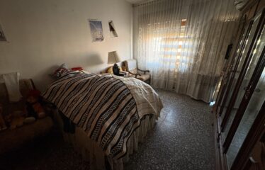 SE VENDE EDIFICIO ENTERO  CON 3 PISOS UN LOCAL Y 3 COCHERAS EN C/CORREDERA