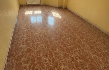 SE VENDE SEGUNDO PISO POR C/ SAN FERNANDO