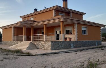 SE VENDE CAMPO EN CRT DE ALMANSA KM 2