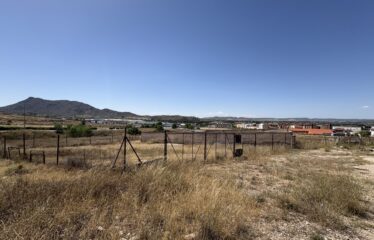 SE VENDE TERRENO ZONA FELIPE XI CON CIRCUNVALACION