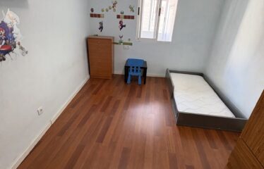 SE VENDE TERCER PISO POR C/ COLON