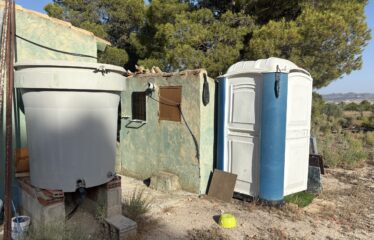 SE VENDE CAMPO EN CRT DE ALMANSA KM18