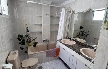 SE VENDE PISO CON ASCENSOR Y GARAJE  ZONA MERCADONA