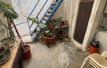 SE VENDE CASA CENTRICA POR DRUNI