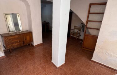 SE VENDE CASA CON COCHERA ZONA AYUNTAMIENTO