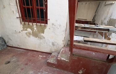 SE VENDE CASA CON COCHERA ZONA AYUNTAMIENTO
