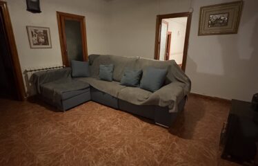 SE VENDE CASA CERCA DE HERNAN CORTES CON COCHERA