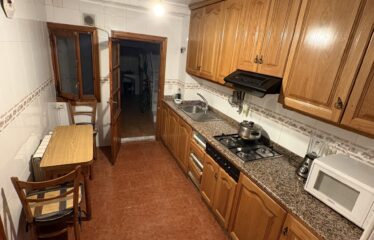 SE VENDE CASA CERCA DE HERNAN CORTES CON COCHERA